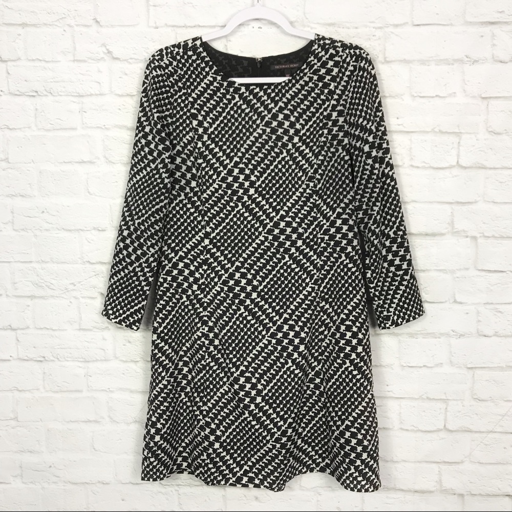 VS Houndstooth Plaid ScoopNeck Long Sleeve Dress